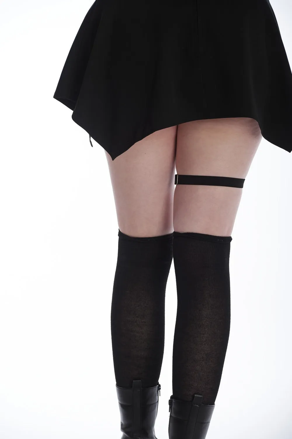 Black Metal Heart Thigh Garter