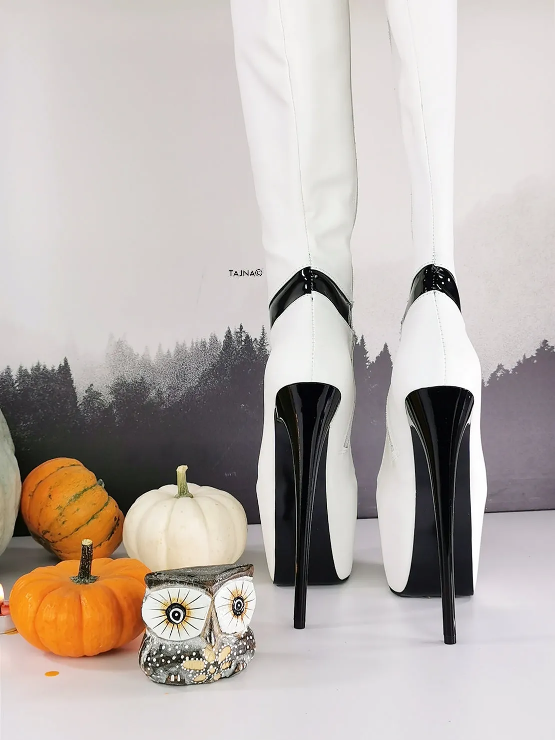 Black Side Detail White Knee High Boots