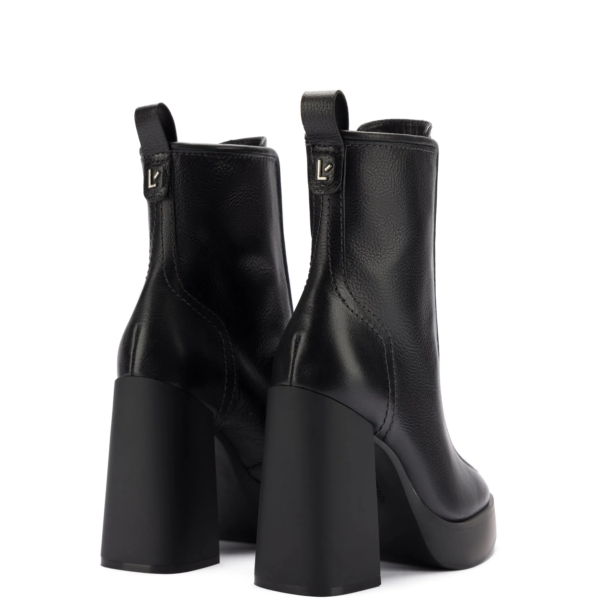 Nicole Hi Boot In Black Leather