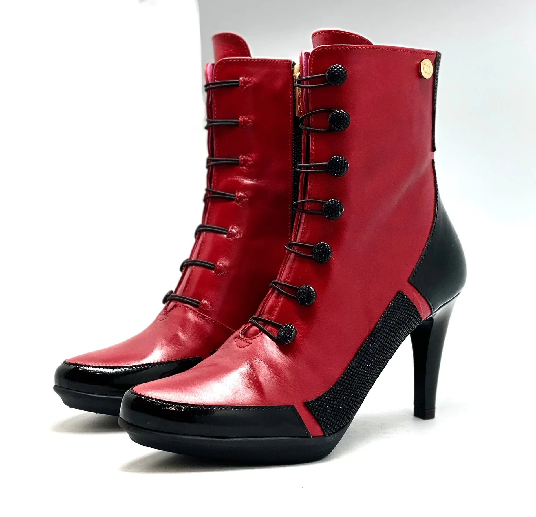 St Lucia - Red/Black- Button boot